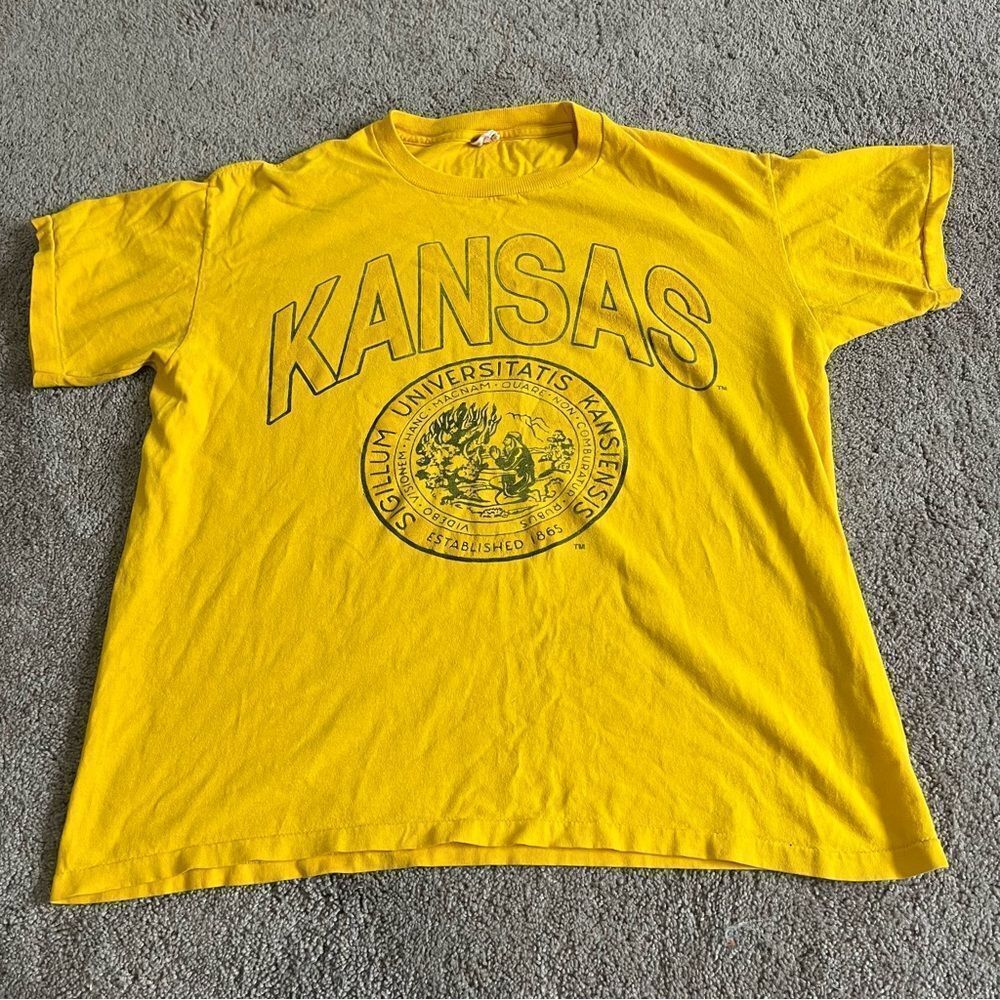 Vintage University of Kansas Men's Large Single-stich College T-shirt.